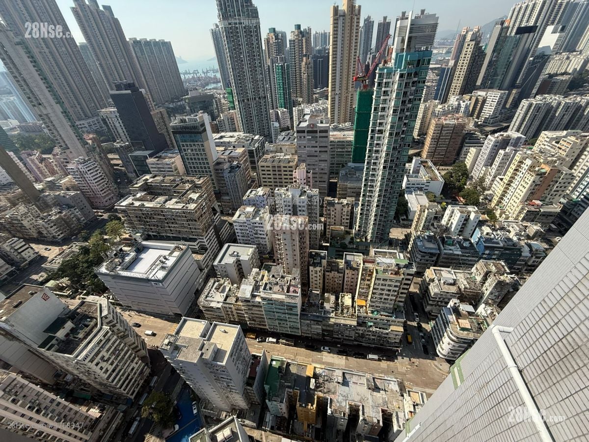 Cite 33 Sell 3 Bedrooms , 3 Bathrooms 1,232 ft²