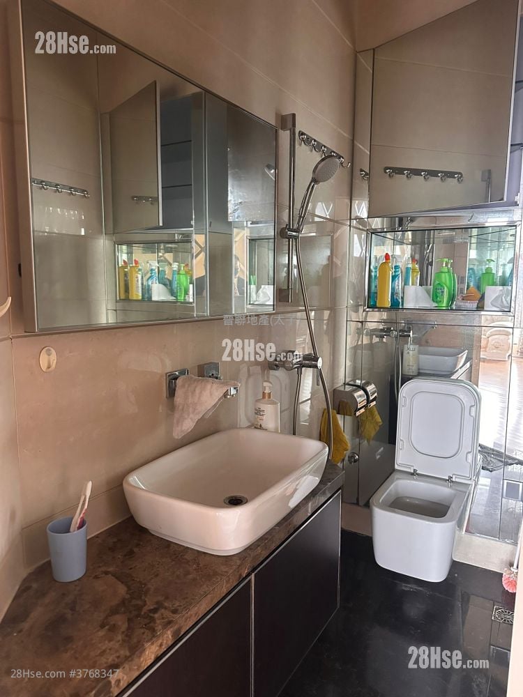 Cite 33 Sell 3 Bedrooms , 3 Bathrooms 1,232 ft²