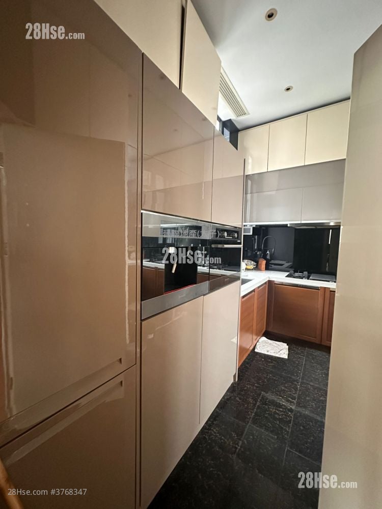 Cite 33 Sell 3 Bedrooms , 3 Bathrooms 1,232 ft²