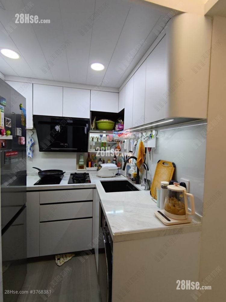 New Kwai Fong Gardens Sell 2 Bedrooms , 1 Bathroom 415 ft²