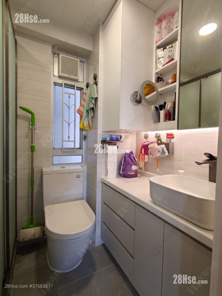 New Kwai Fong Gardens Sell 2 Bedrooms , 1 Bathroom 415 ft²