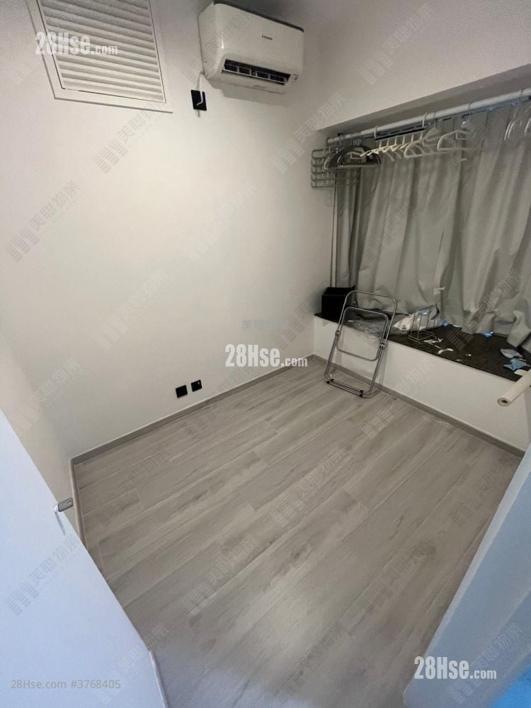 Park Central Sell 2 Bedrooms , 1 Bathroom 384 ft²