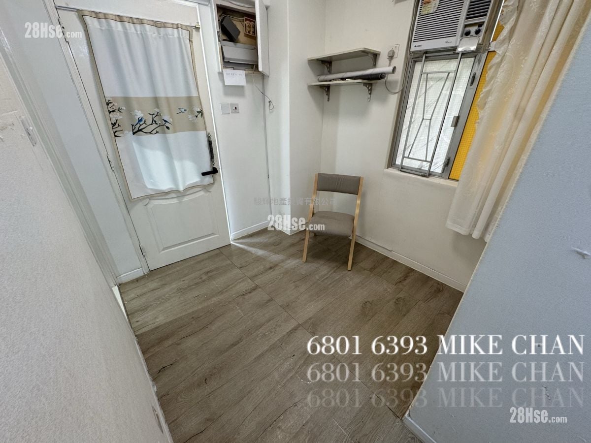 Golden Plaza Sell 3 Bedrooms , 1 Bathroom 301 ft²