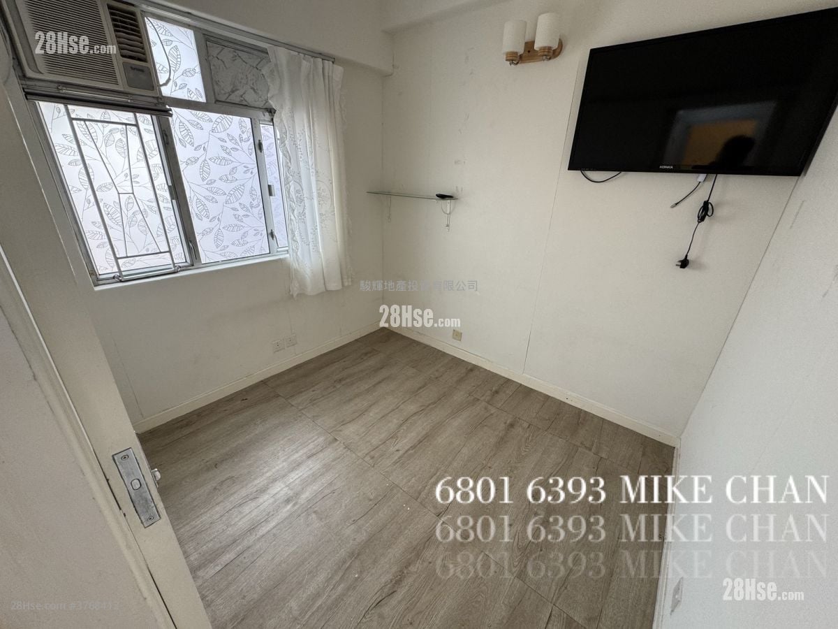 Golden Plaza Sell 3 Bedrooms , 1 Bathroom 301 ft²