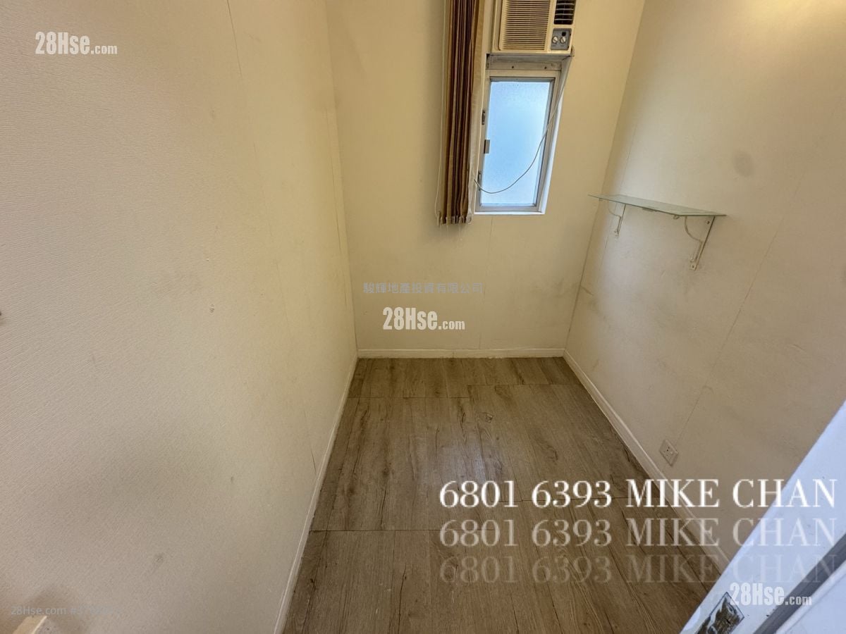 Golden Plaza Sell 3 Bedrooms , 1 Bathroom 301 ft²