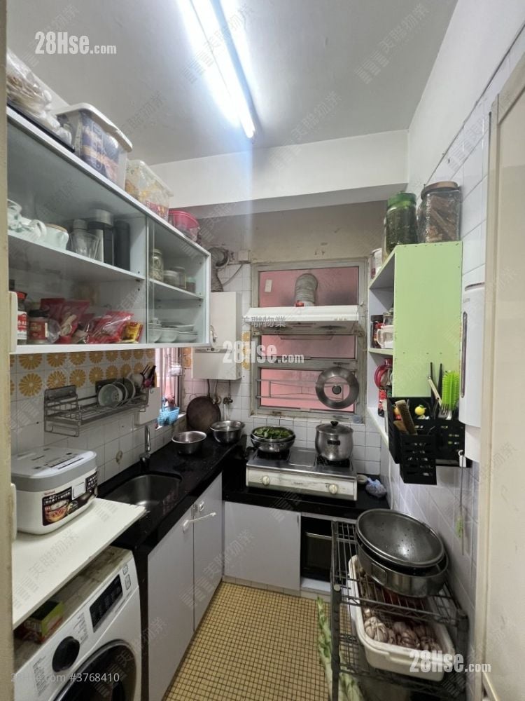 Kwai Chung Centre Sell 2 Bedrooms , 1 Bathroom 351 ft²
