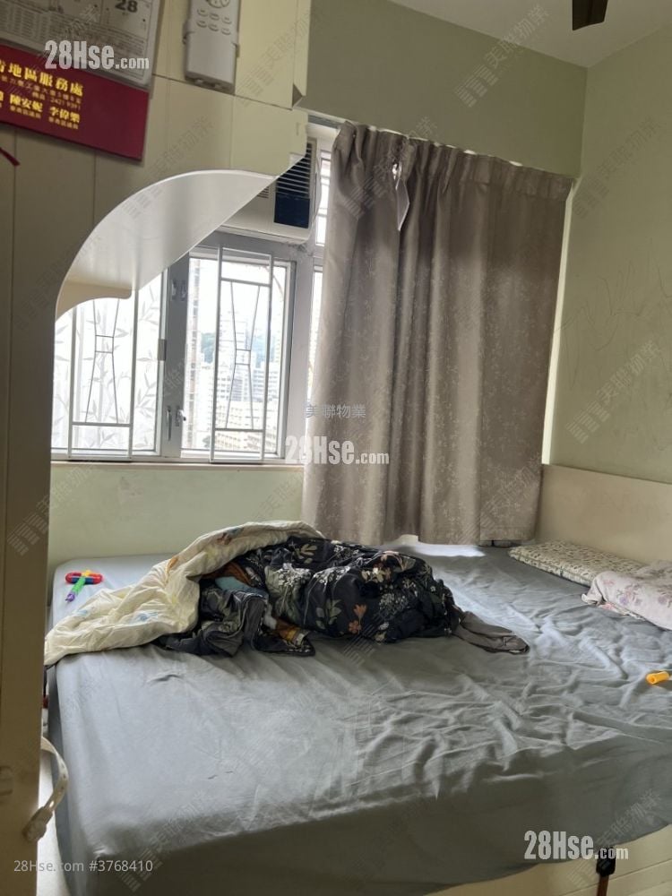 Kwai Chung Centre Sell 2 Bedrooms , 1 Bathroom 351 ft²
