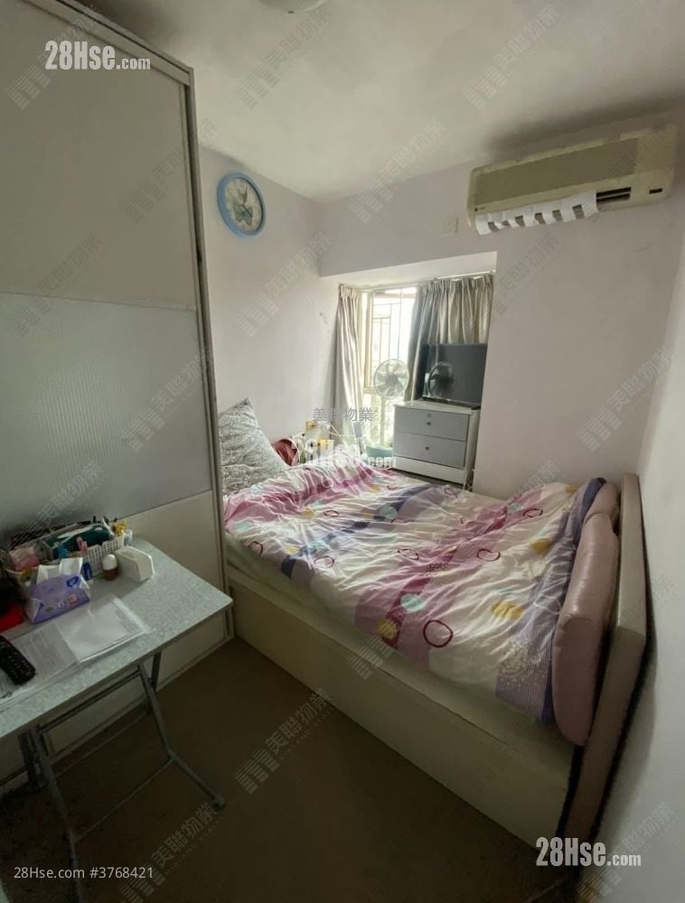 Park Central Sell 2 Bedrooms , 1 Bathroom 465 ft²