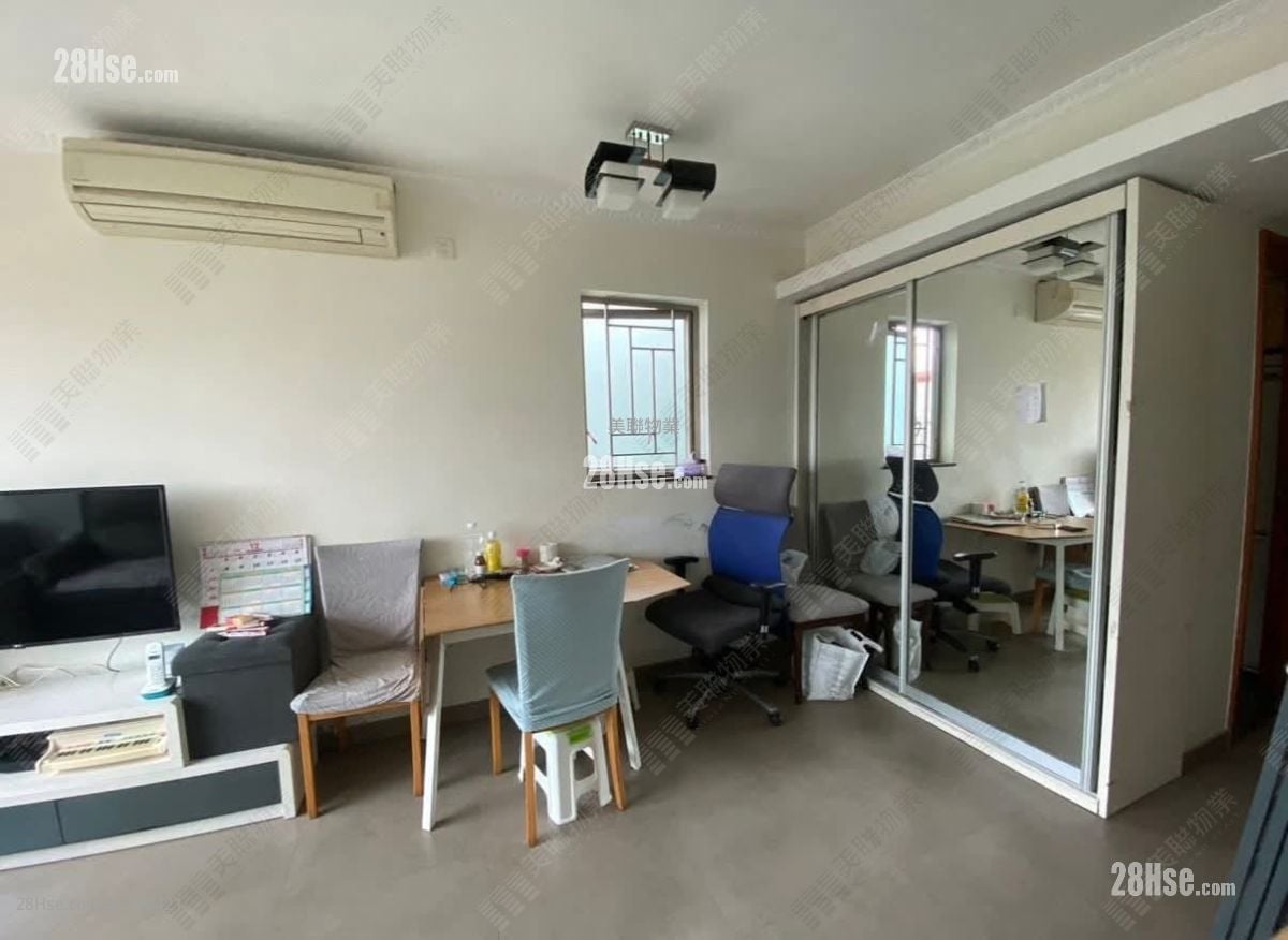 Park Central Sell 2 Bedrooms , 1 Bathroom 465 ft²