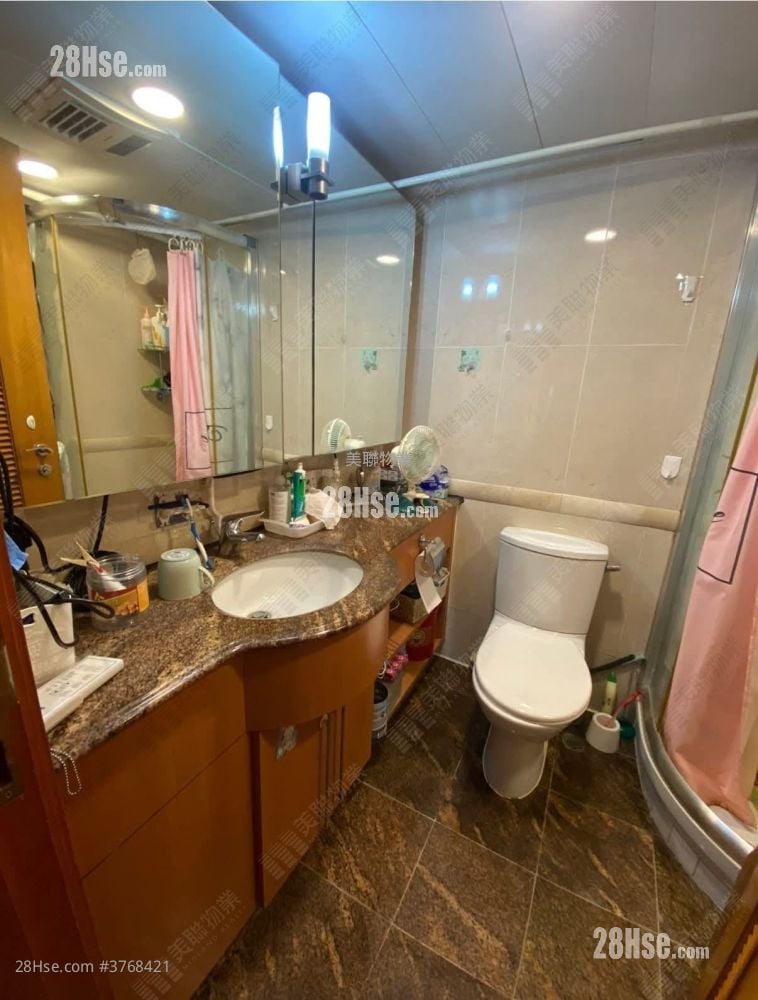 Park Central Sell 2 Bedrooms , 1 Bathroom 465 ft²