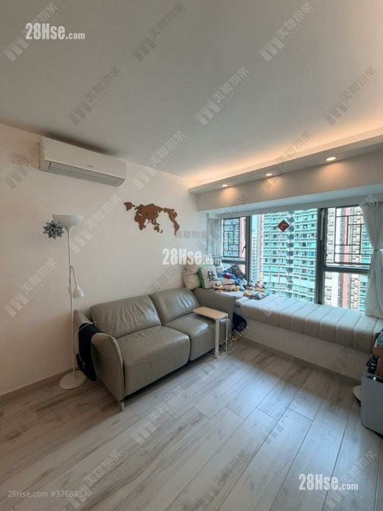 Park Central Sell 2 Bedrooms , 1 Bathroom 465 ft²
