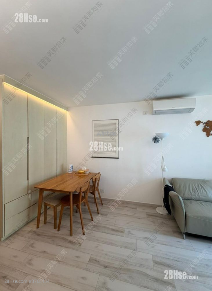 Park Central Sell 2 Bedrooms , 1 Bathroom 465 ft²