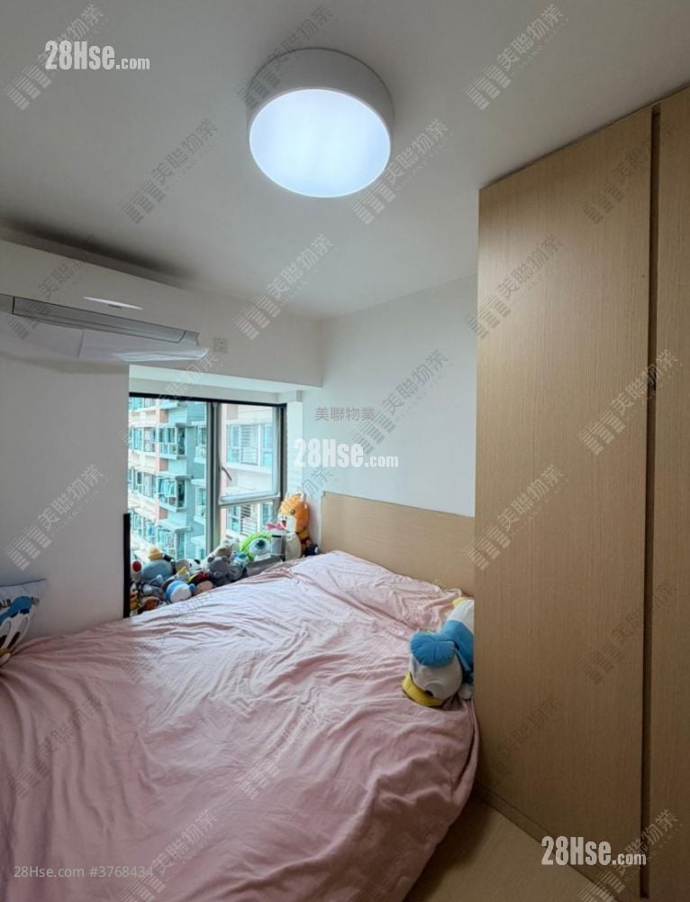 Park Central Sell 2 Bedrooms , 1 Bathroom 465 ft²