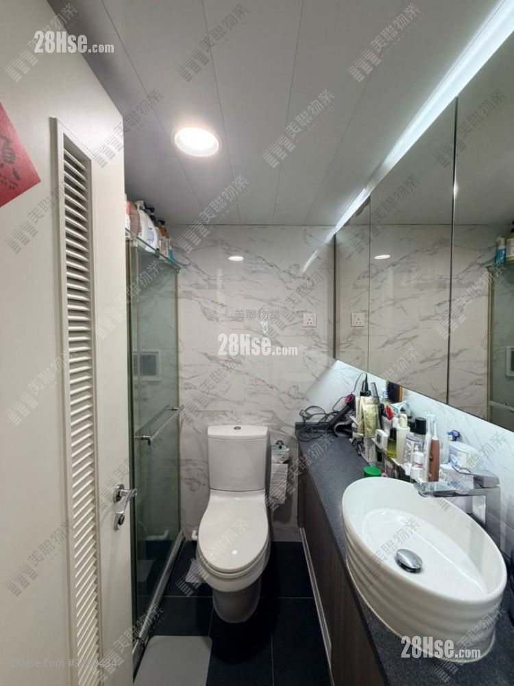 Park Central Sell 2 Bedrooms , 1 Bathroom 465 ft²