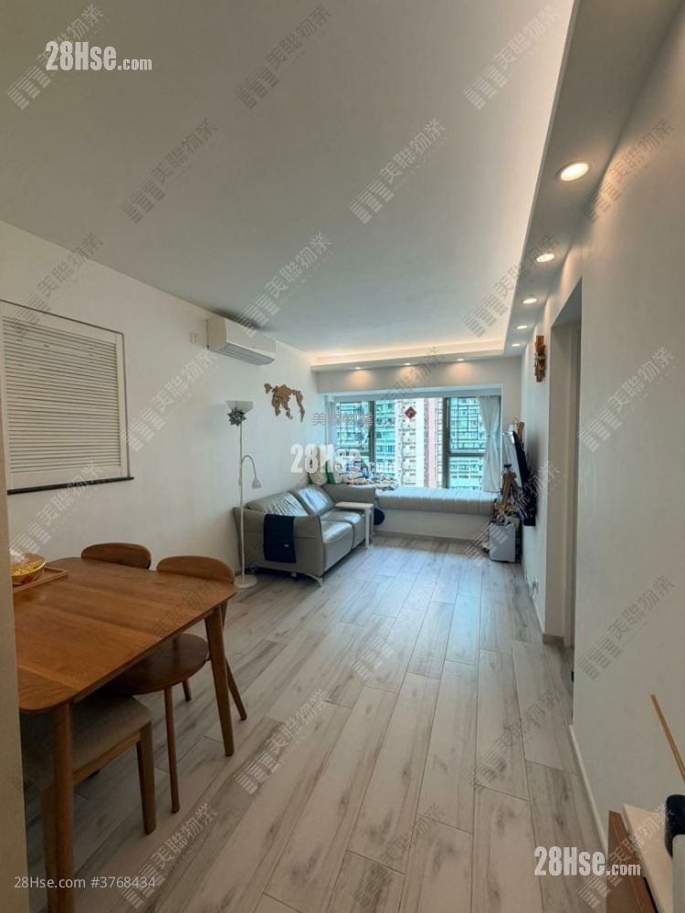 Park Central Sell 2 Bedrooms , 1 Bathroom 465 ft²