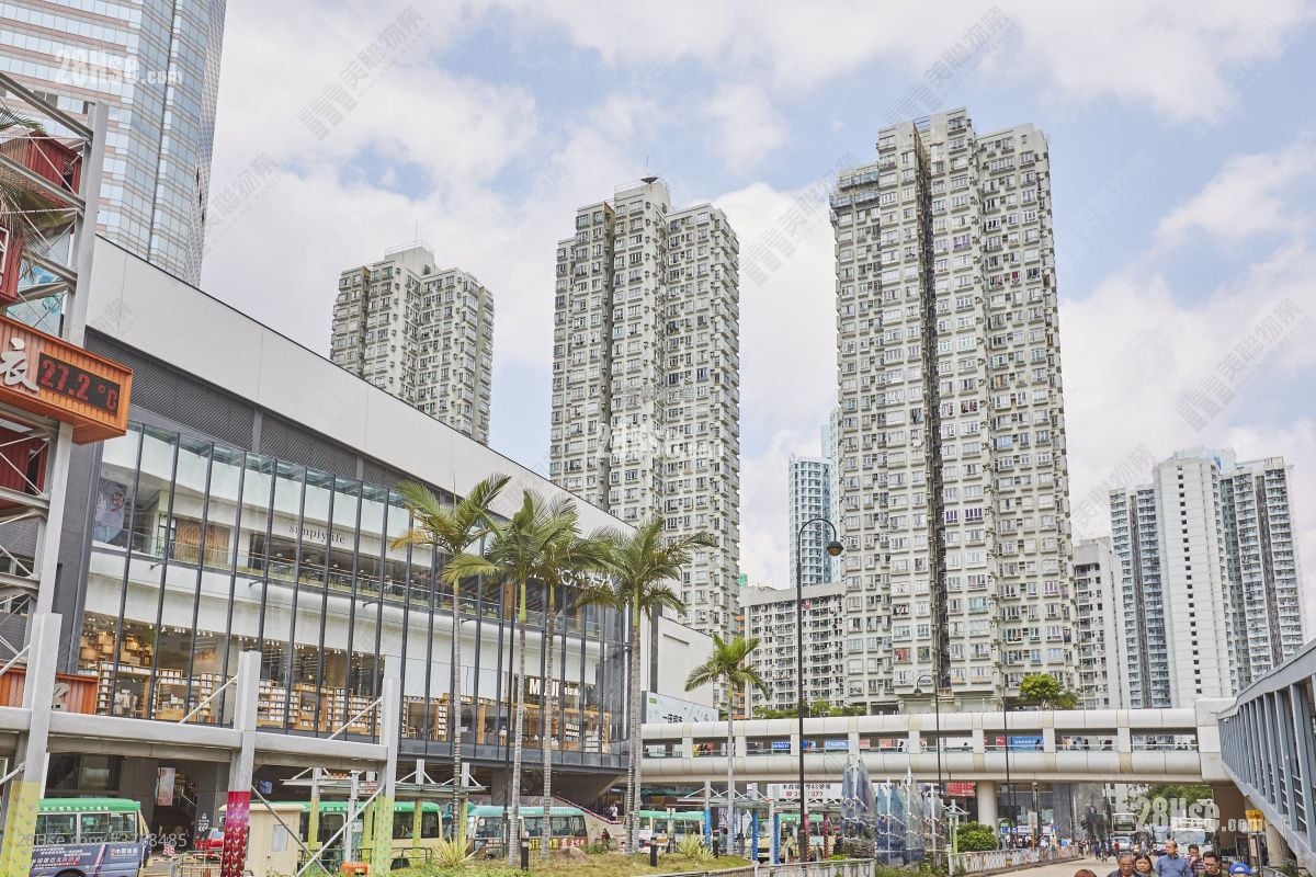 Kwai Chung Plaza Sell 3 Bedrooms , 1 Bathroom 516 ft²