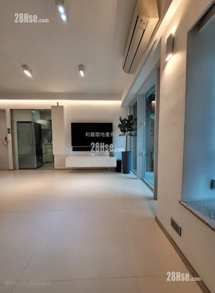 Metro Town Sell 2 Bedrooms , 1 Bathroom 488 ft²