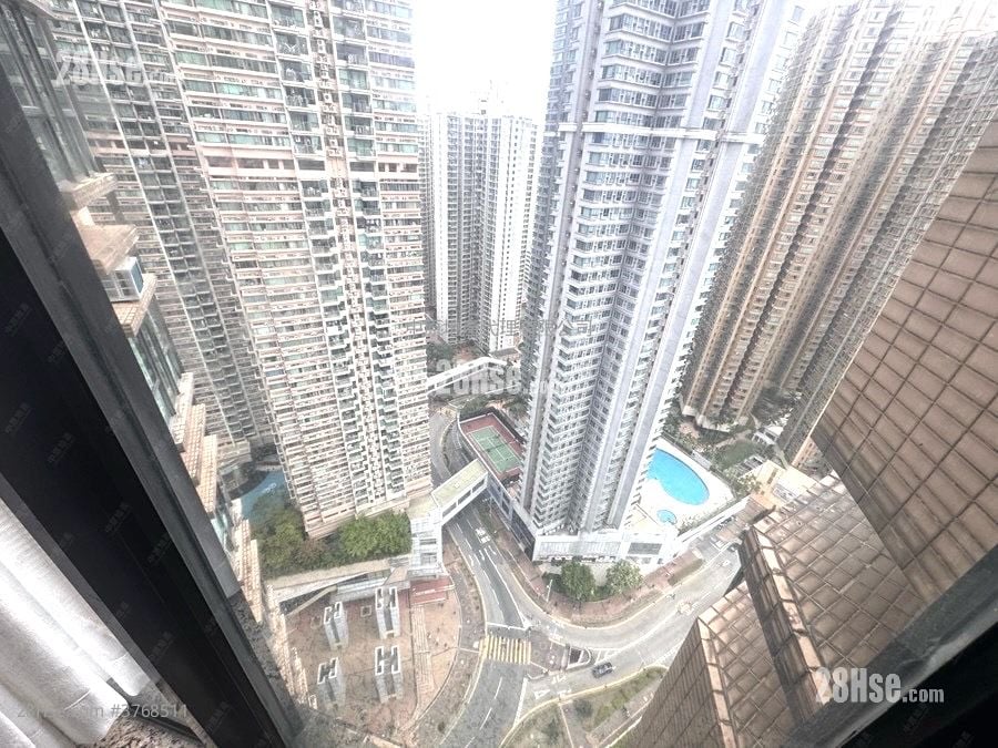 Nan Fung Plaza Sell 3 Bedrooms 608 ft²