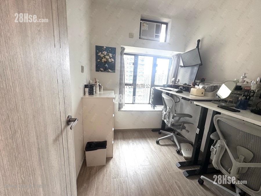 Nan Fung Plaza Sell 3 Bedrooms 608 ft²