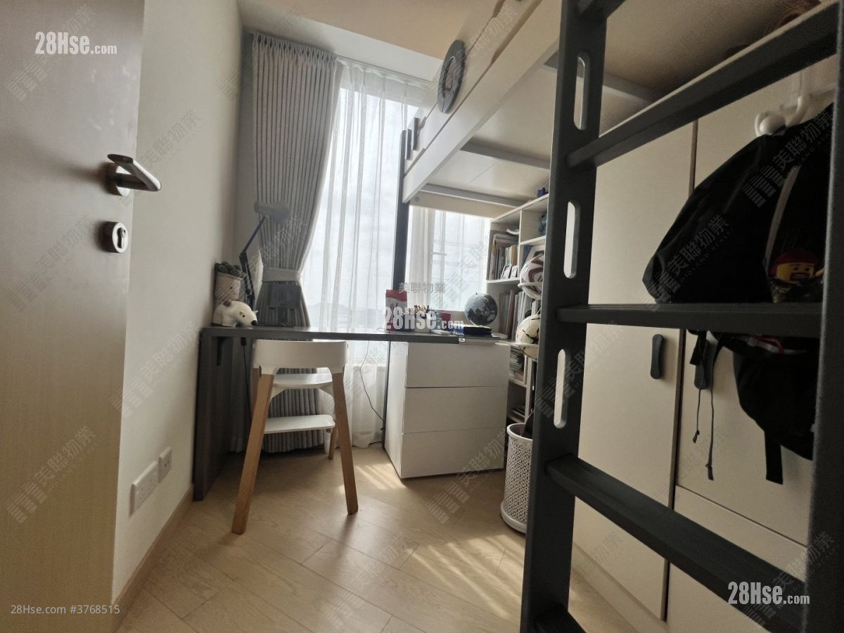 Lp10 Sell 3 Bedrooms 880 ft²