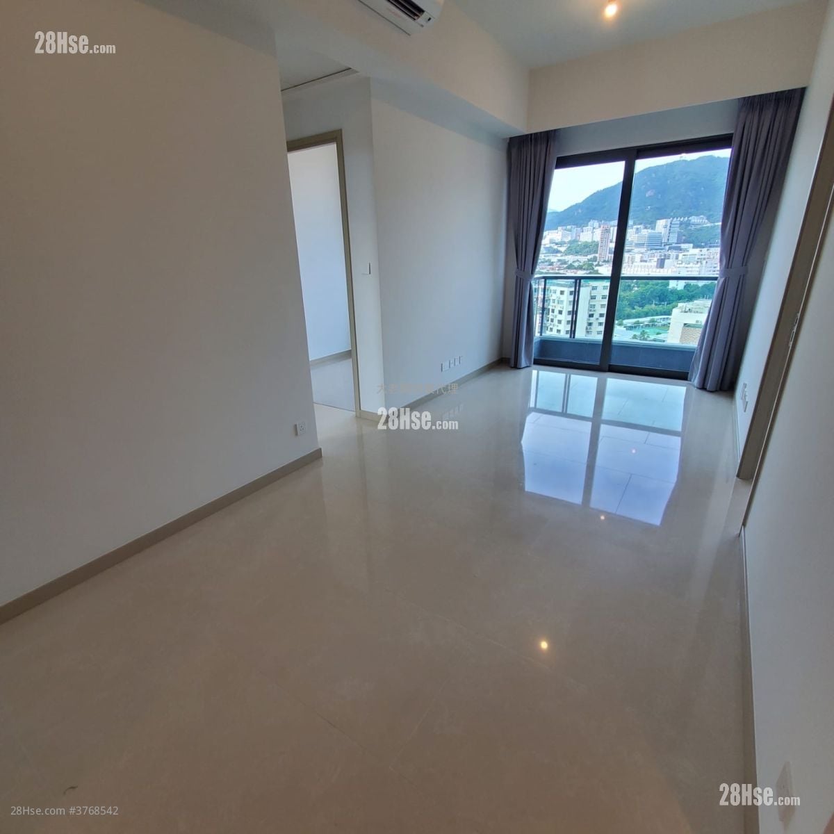 太子道西233号 售盘 4 房 , 3 浴室 810 平方尺