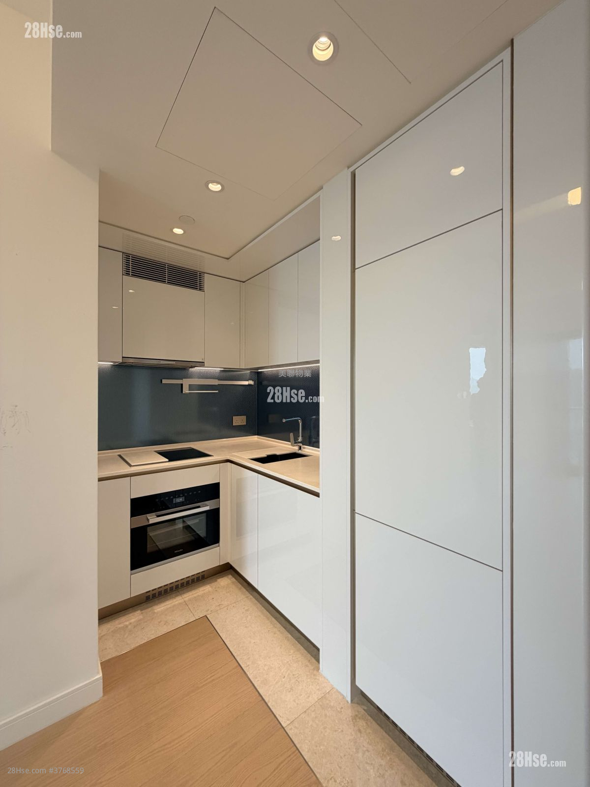 Monaco One 售盘 2 房 , 1 浴室 457 平方尺