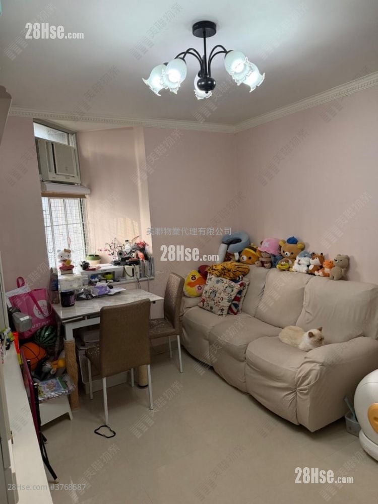 Yu Ming Court Sell 438 ft²