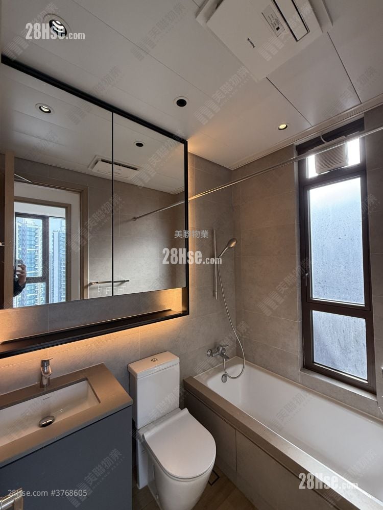 Lp6 Sell 2 Bedrooms , 1 Bathroom 460 ft²