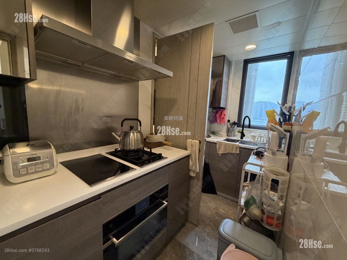 Sea To Sky Sell 3 Bedrooms 763 ft²