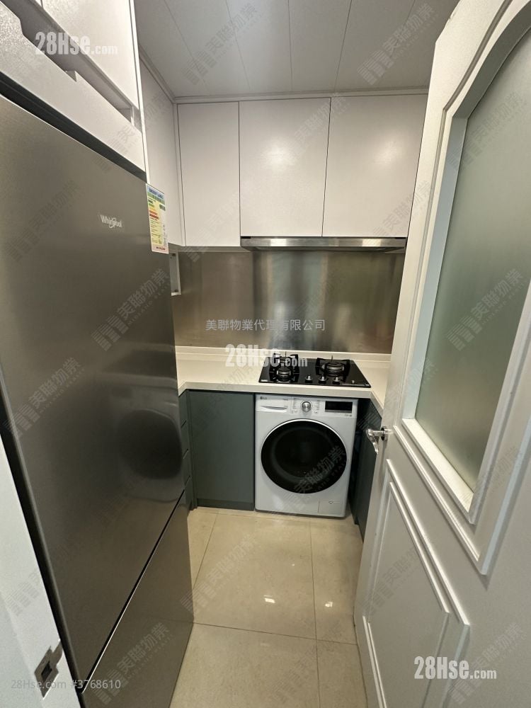 Metro Town Sell 2 Bedrooms , 1 Bathroom 476 ft²