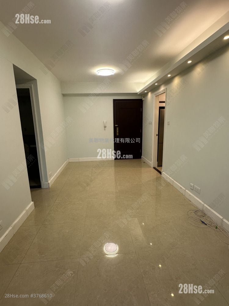 Metro Town Sell 2 Bedrooms , 1 Bathroom 476 ft²