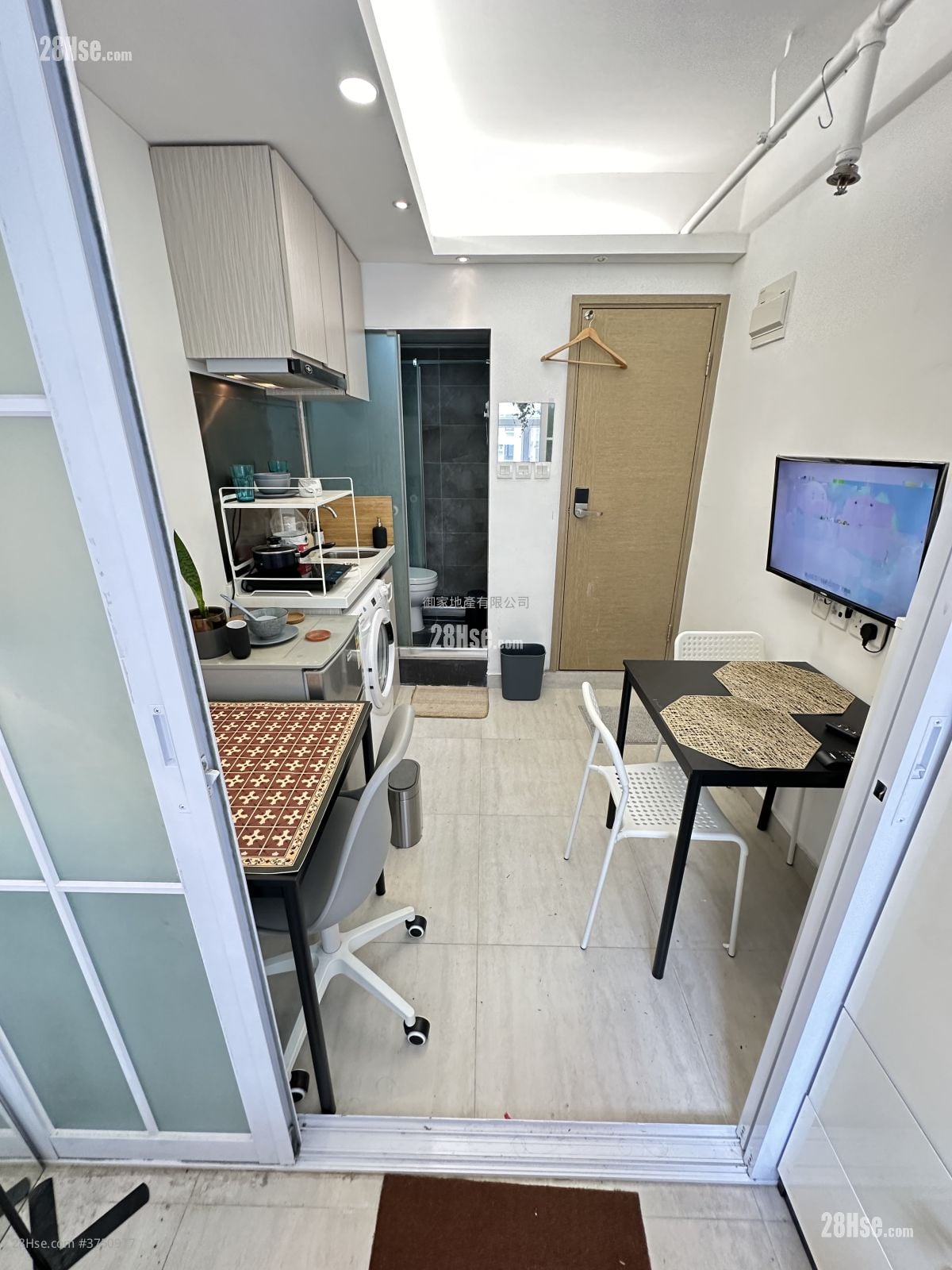 161 Wing Lok Street Rental 1 Bedroom , 1 Bathroom 170 ft²