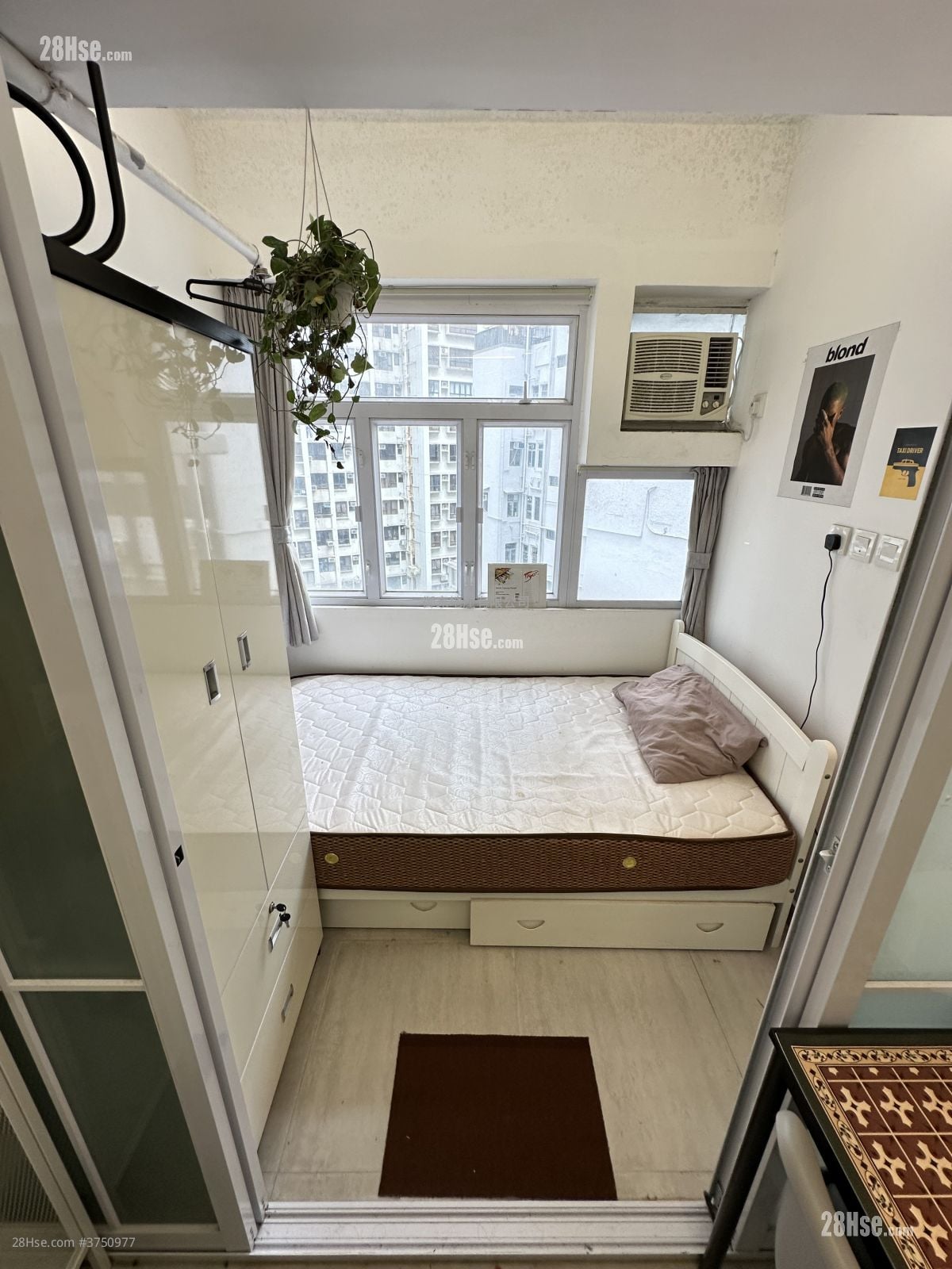 161 Wing Lok Street Rental 1 Bedroom , 1 Bathroom 170 ft²