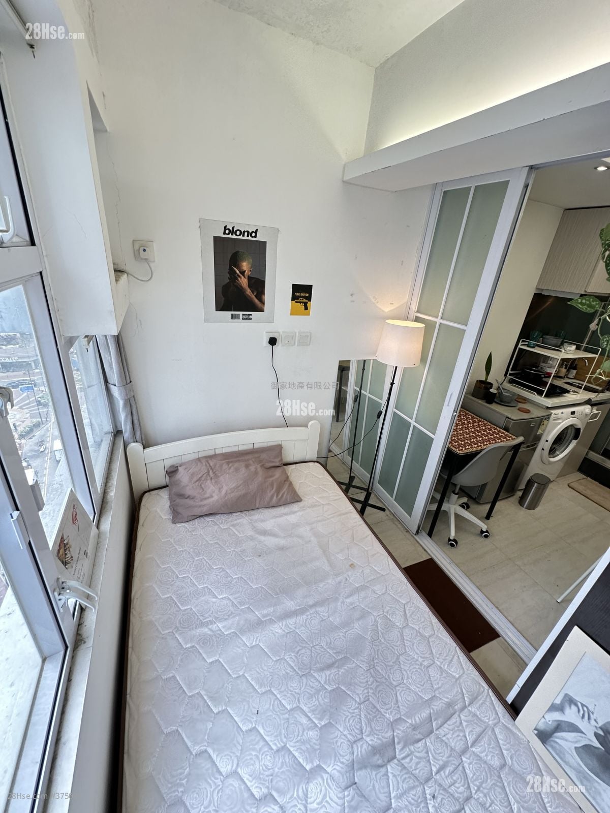 161 Wing Lok Street Rental 1 Bedroom , 1 Bathroom 170 ft²