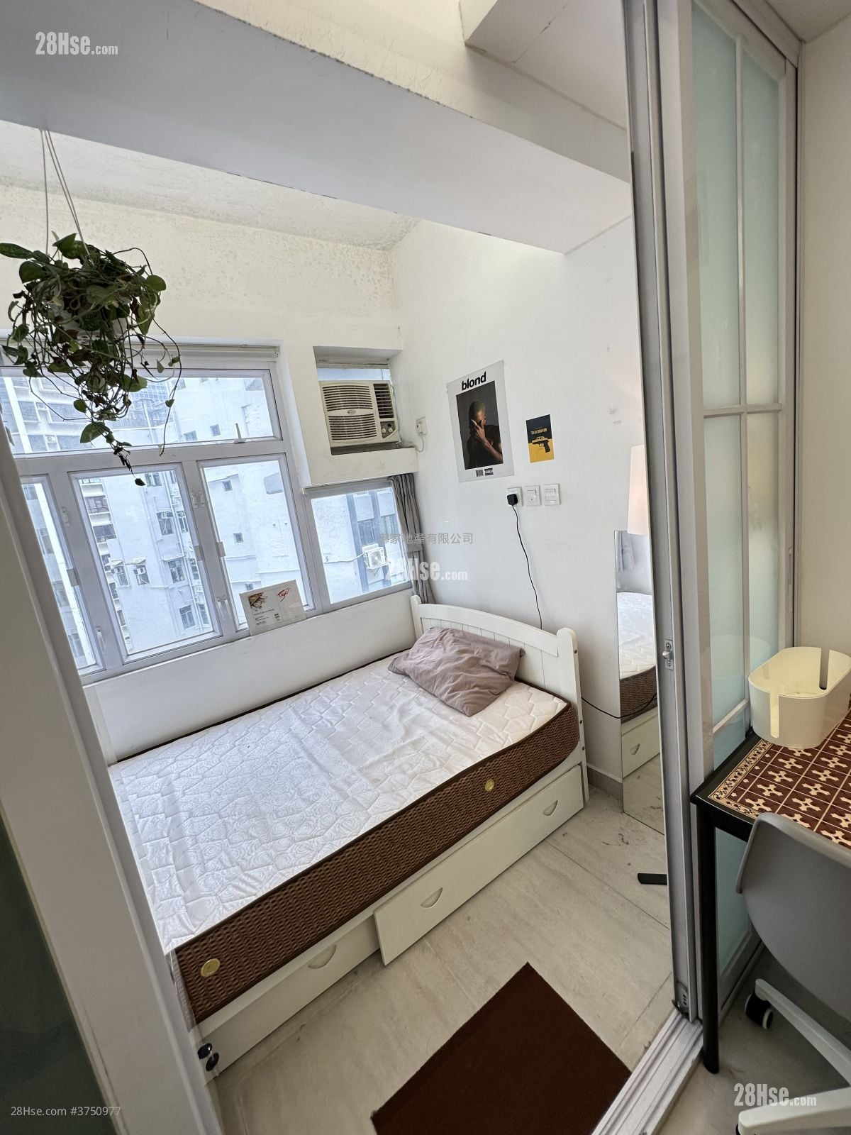 161 Wing Lok Street Rental 1 Bedroom , 1 Bathroom 170 ft²