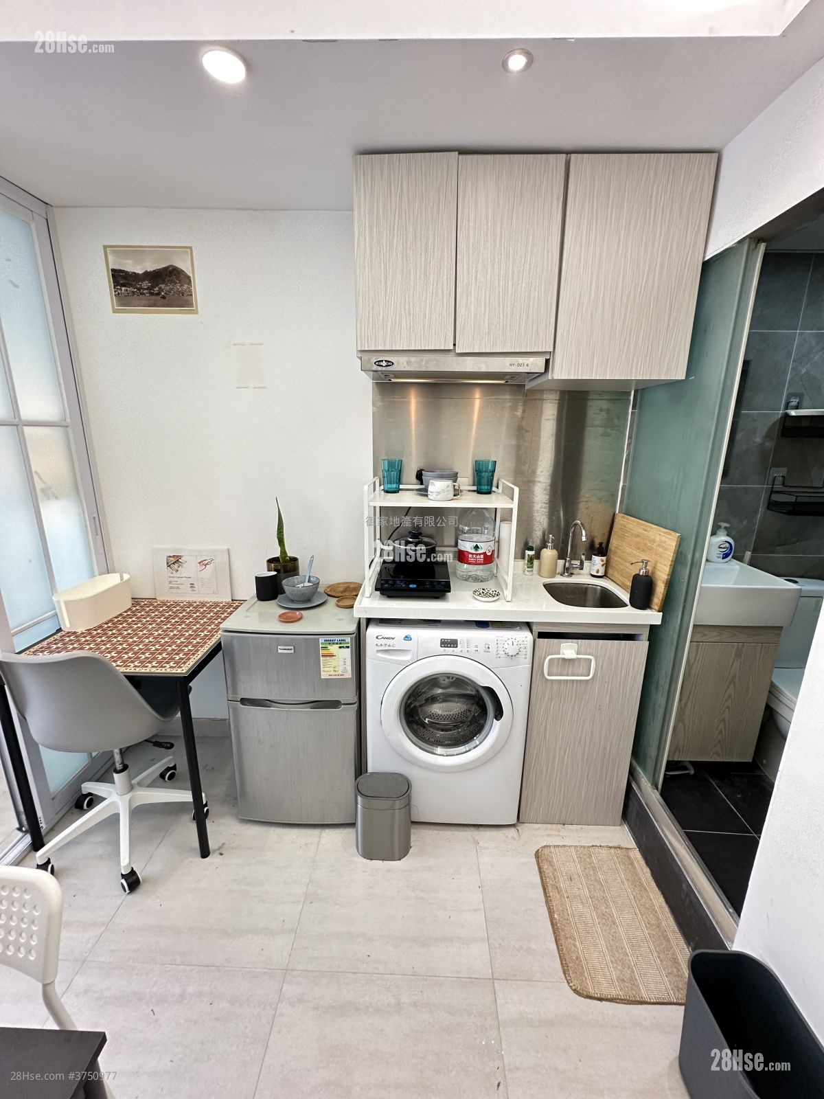 161 Wing Lok Street Rental 1 Bedroom , 1 Bathroom 170 ft²