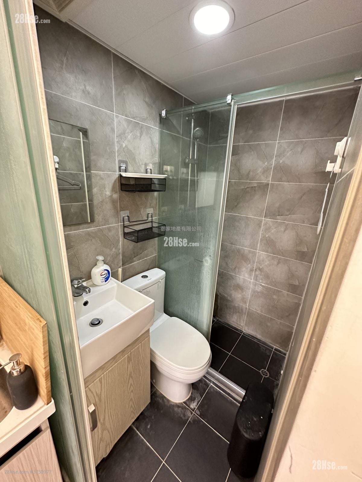 161 Wing Lok Street Rental 1 Bedroom , 1 Bathroom 170 ft²