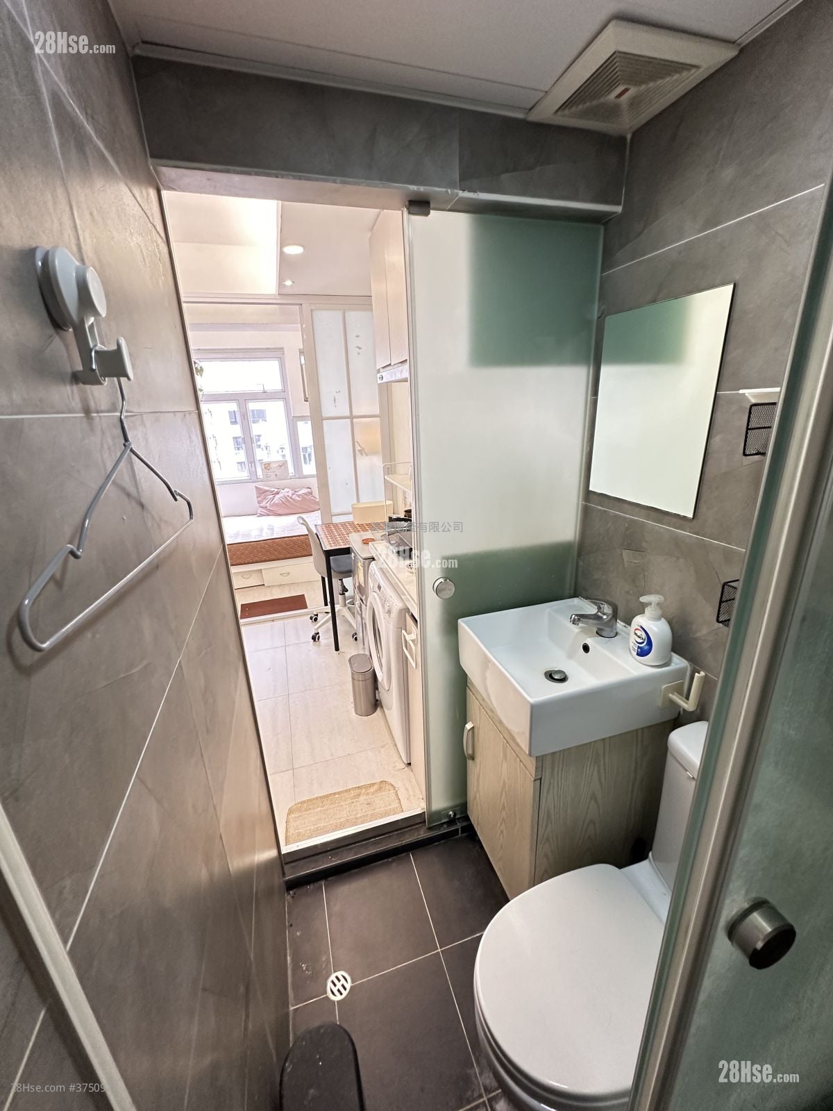 161 Wing Lok Street Rental 1 Bedroom , 1 Bathroom 170 ft²