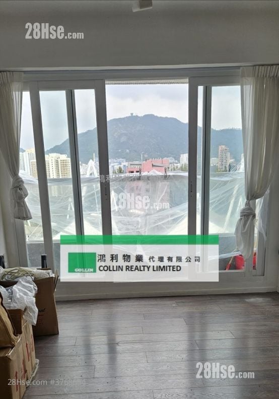 Springfield Court Sell 3 Bedrooms , 2 Bathrooms 647 ft²