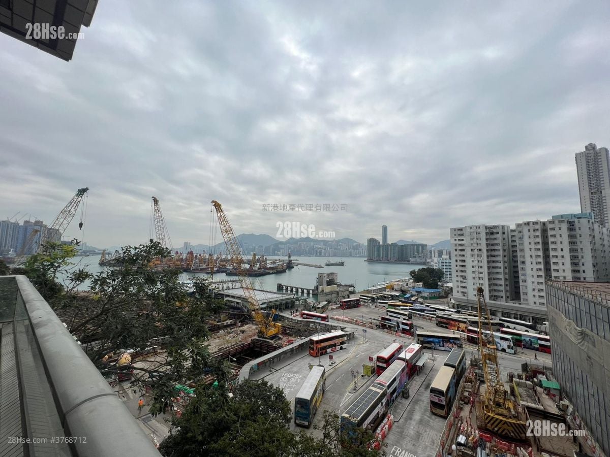 Grand Waterfront Sell 3 Bedrooms , 1 Bathroom 546 ft²