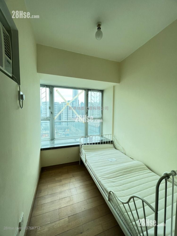 Grand Waterfront Sell 3 Bedrooms , 1 Bathroom 546 ft²