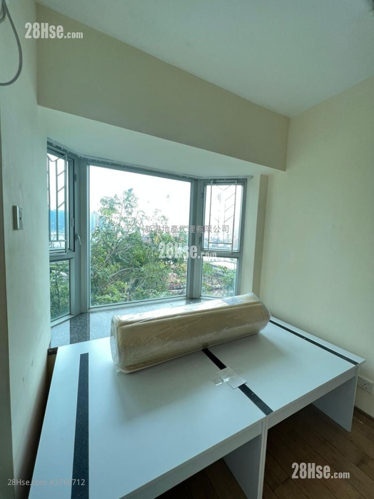 Grand Waterfront Sell 3 Bedrooms , 1 Bathroom 546 ft²