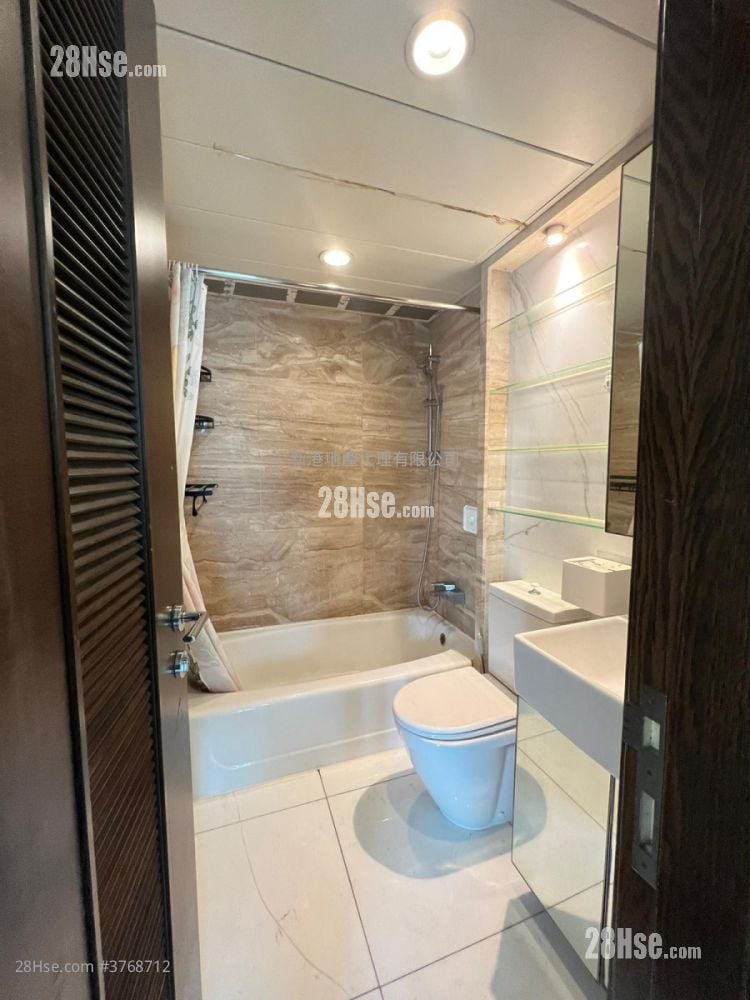 Grand Waterfront Sell 3 Bedrooms , 1 Bathroom 546 ft²