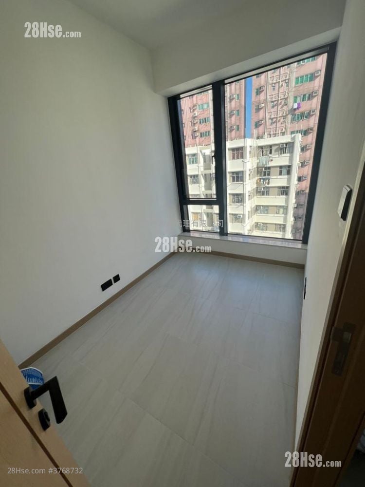 The Grands Sell 1 Bedroom , 1 Bathroom 259 ft²