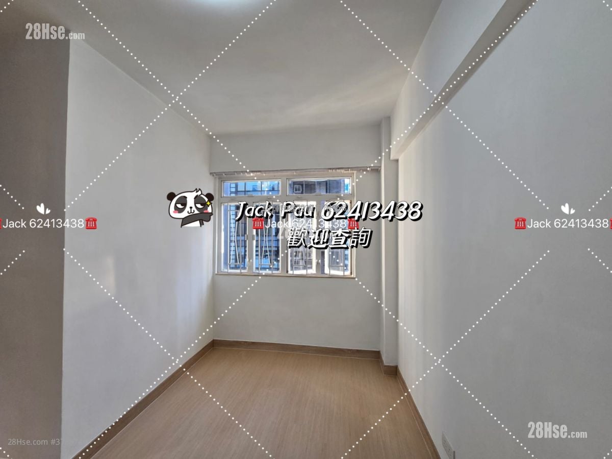 Hang Wan Building Sell 2 Bedrooms , 1 Bathroom 363 ft²