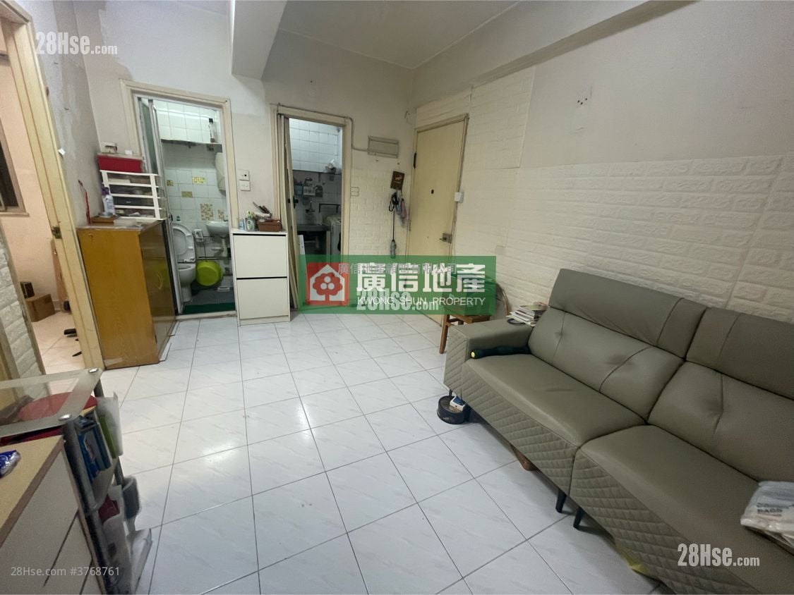 Cosmopolitan Estate Sell 2 Bedrooms , 1 Bathroom 325 ft²