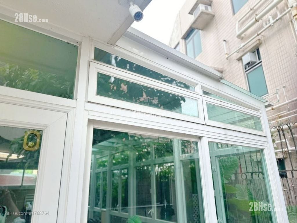 San Hing Tsuen(Tuen Mun) Sell 3 Bedrooms , 3 Bathrooms 1,400 ft²