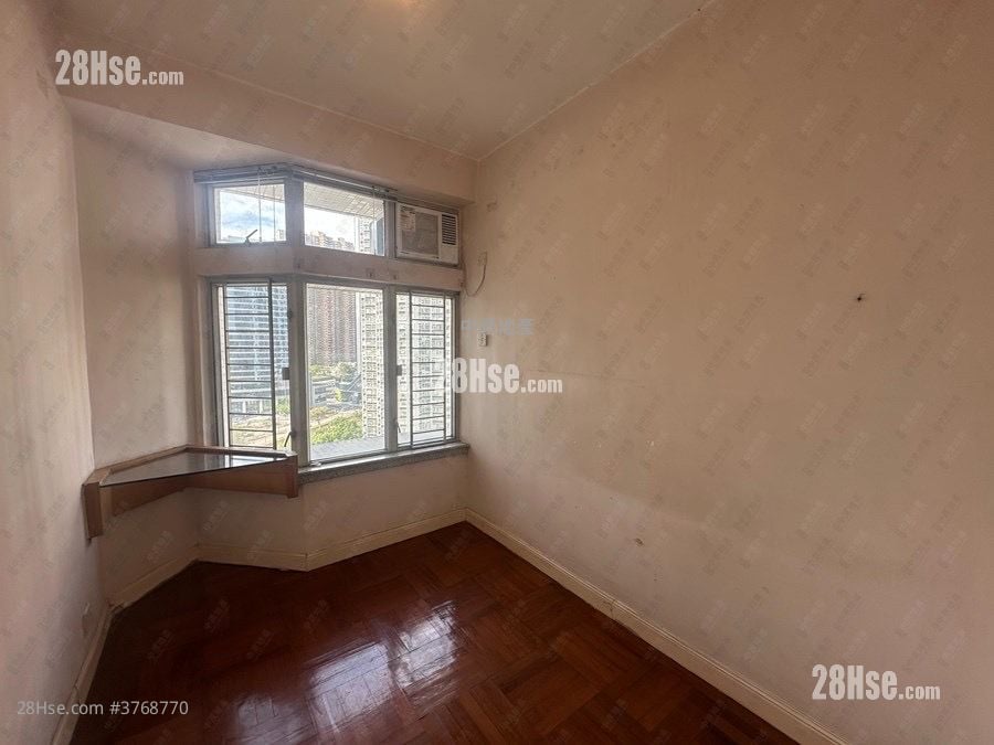 Kingswood Villas Sell 3 Bedrooms 635 ft²