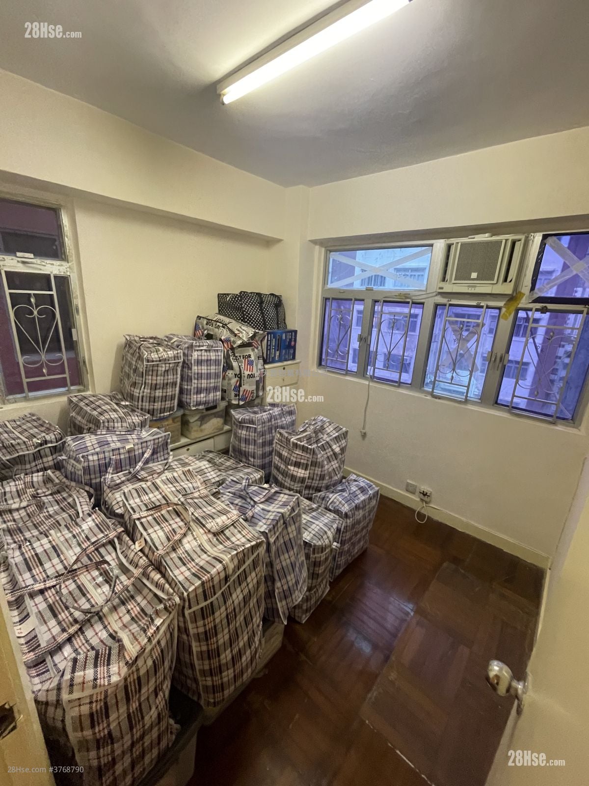 崇义楼 售盘 3 房 , 1 浴室 443 平方尺