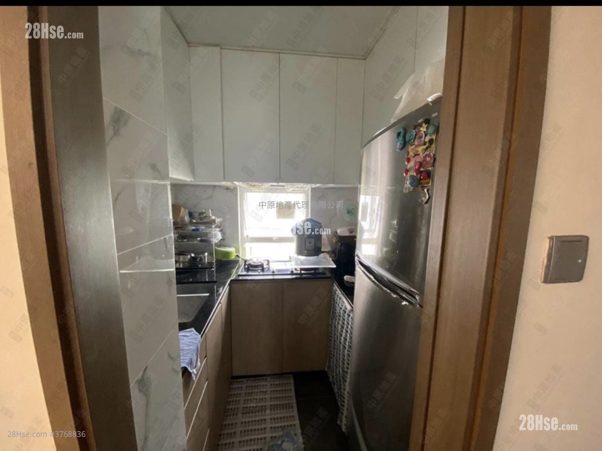 Cheong Wai Mansion Sell 2 Bedrooms , 1 Bathroom 474 ft²